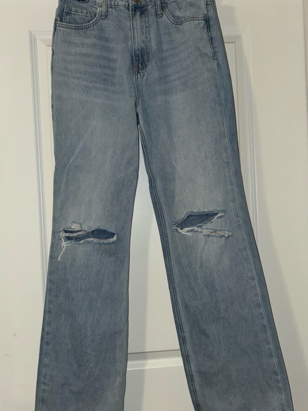 Vervet Straight Leg Distressed Women's Jeans